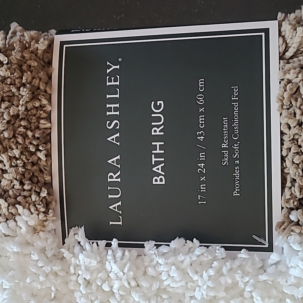 Laura Ashley Bath Rug - Picture 2 of 6